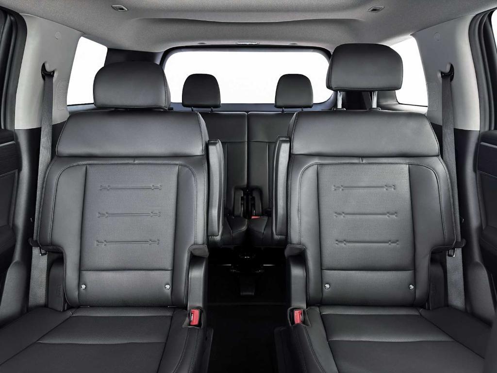 new 2026 Hyundai SANTA FE HEV car, priced at $50,137