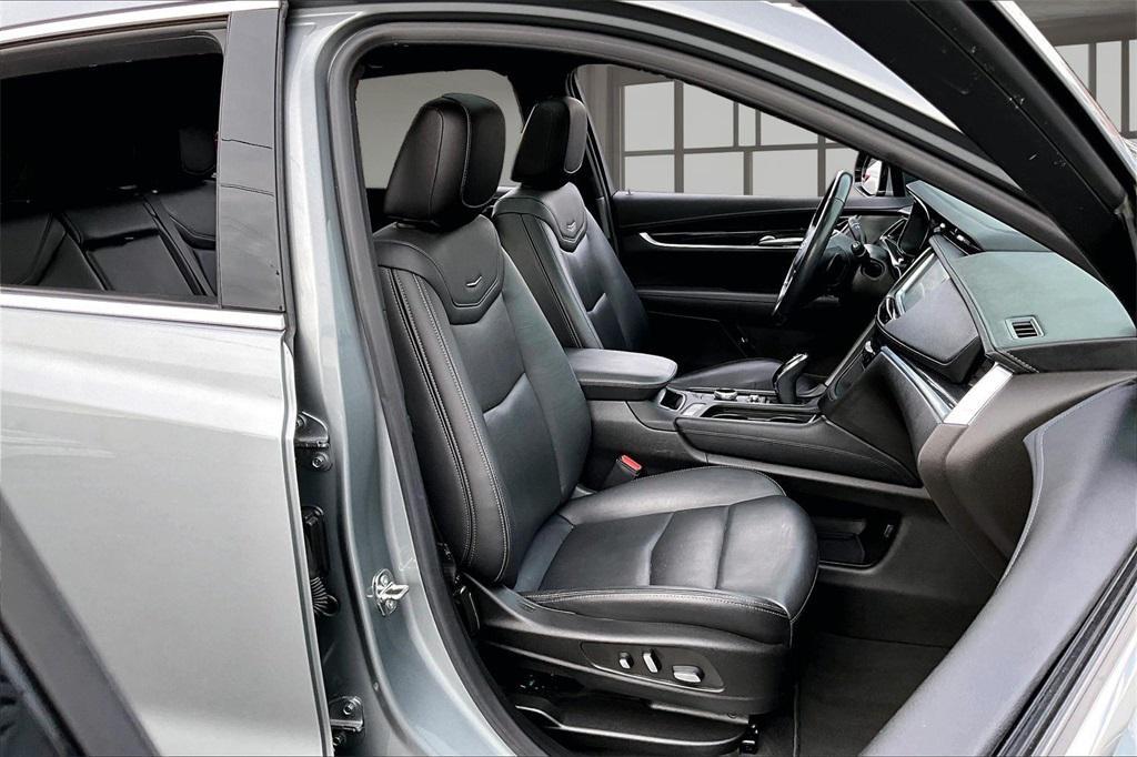 used 2023 Cadillac XT5 car, priced at $30,773