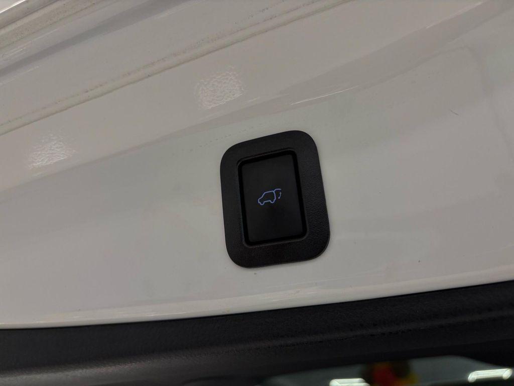 used 2018 Toyota Highlander car, priced at $24,595