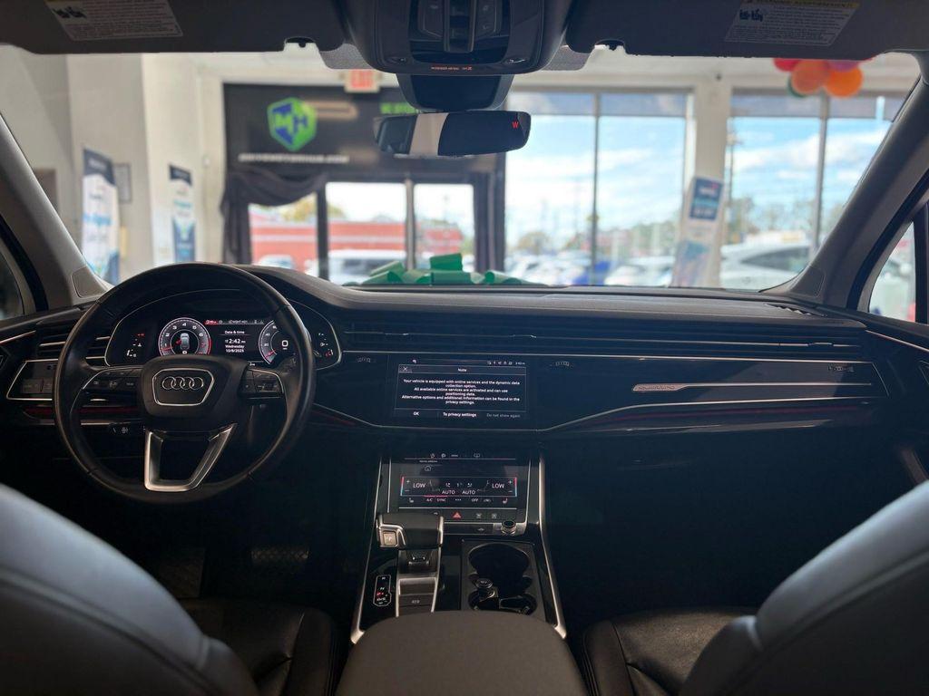 used 2024 Audi Q7 car, priced at $39,395