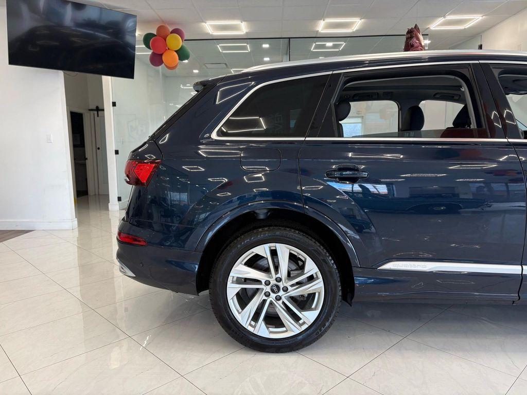 used 2024 Audi Q7 car, priced at $39,395