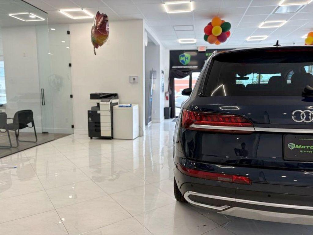 used 2024 Audi Q7 car, priced at $39,395