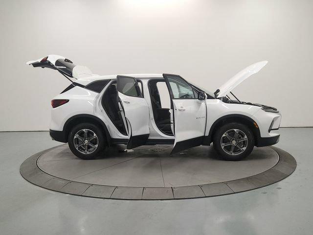 new 2026 Chevrolet Blazer car, priced at $33,989