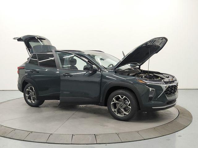 new 2026 Chevrolet Trax car, priced at $25,921