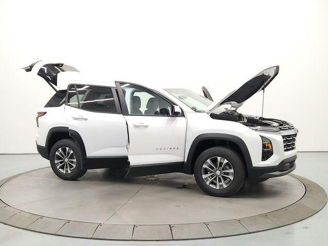 new 2026 Chevrolet Equinox car, priced at $32,714