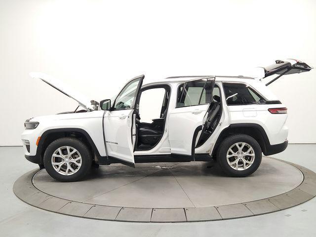 used 2023 Jeep Grand Cherokee car
