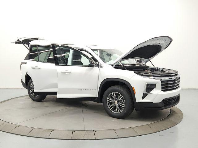 new 2026 Chevrolet Traverse car, priced at $42,686