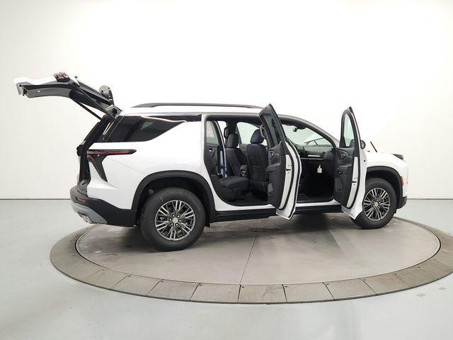 new 2026 Chevrolet Traverse car, priced at $42,686