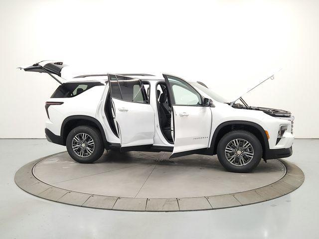 new 2026 Chevrolet Traverse car, priced at $42,686