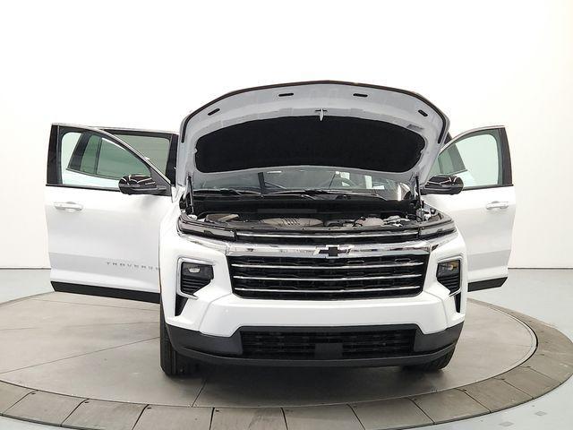 new 2026 Chevrolet Traverse car, priced at $42,686