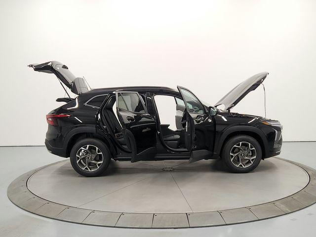 new 2025 Chevrolet Trax car, priced at $19,780