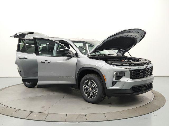 new 2026 Chevrolet Traverse car, priced at $43,676