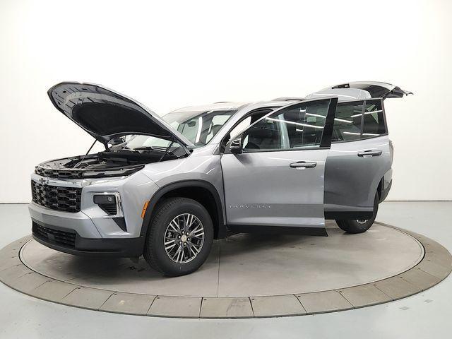 new 2026 Chevrolet Traverse car, priced at $43,676