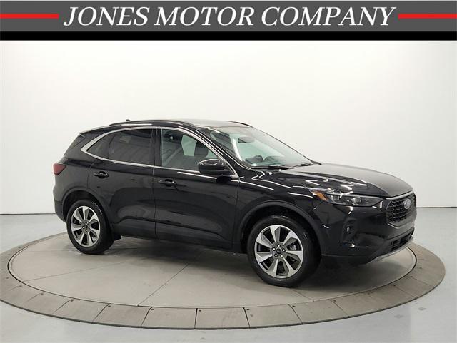 used 2025 Ford Escape car, priced at $28,260