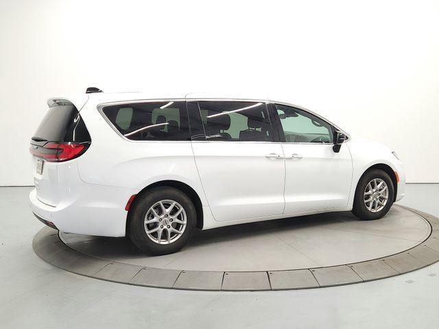 used 2025 Chrysler Pacifica car, priced at $31,448