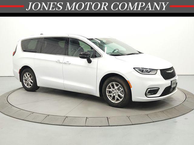 used 2025 Chrysler Pacifica car, priced at $31,448