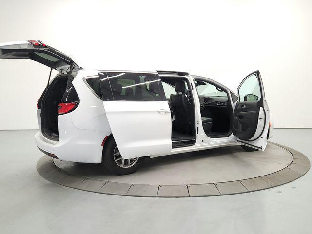 used 2025 Chrysler Pacifica car, priced at $31,448
