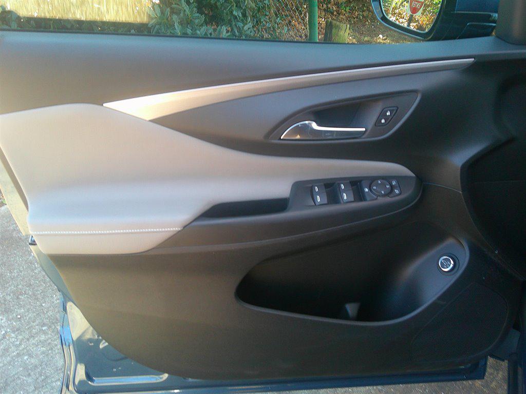 used 2025 Buick Envista car, priced at $29,800