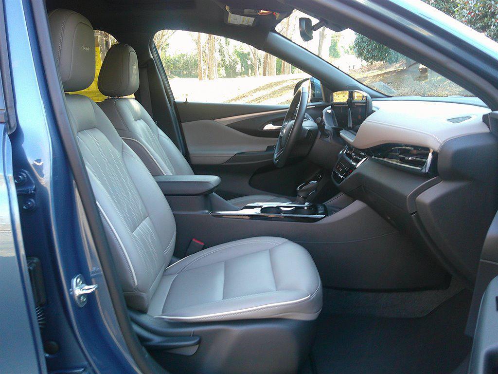 used 2025 Buick Envista car, priced at $29,800