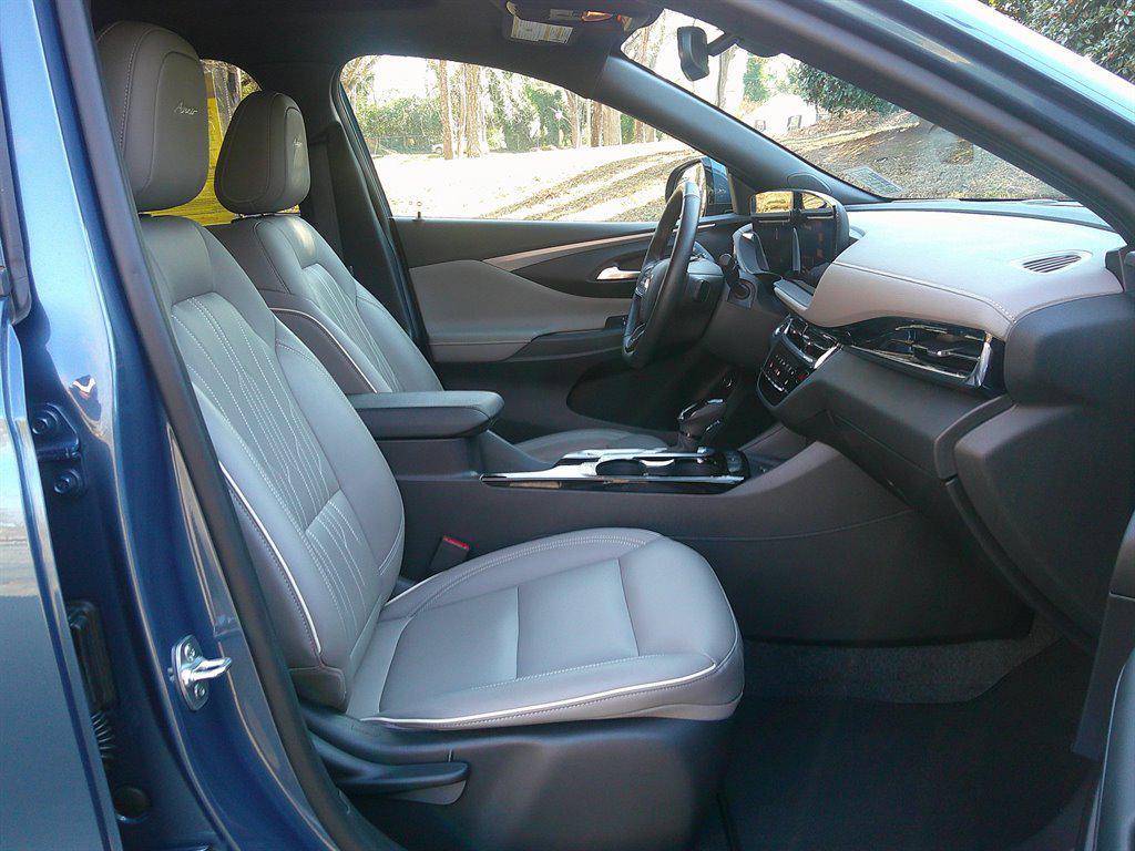 used 2025 Buick Envista car, priced at $29,800