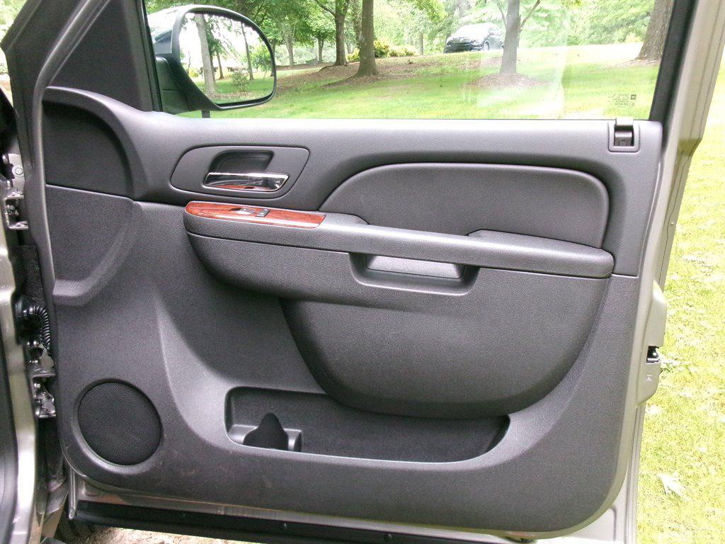 used 2012 Chevrolet Avalanche car, priced at $21,995