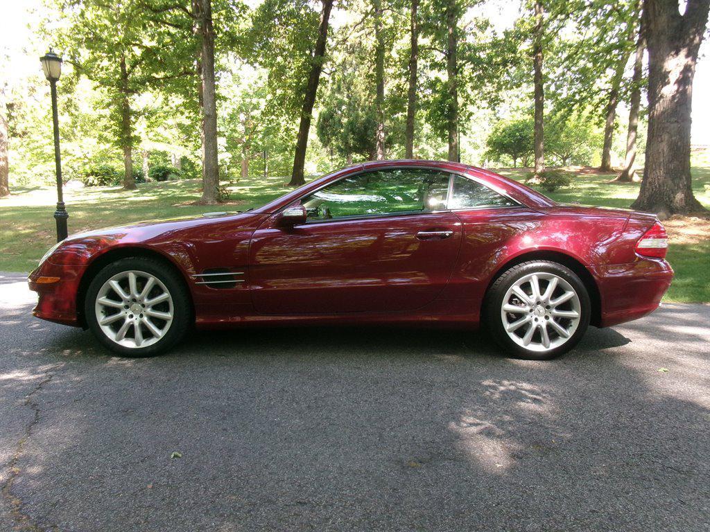 used 2007 Mercedes-Benz SL-Class car, priced at $21,995