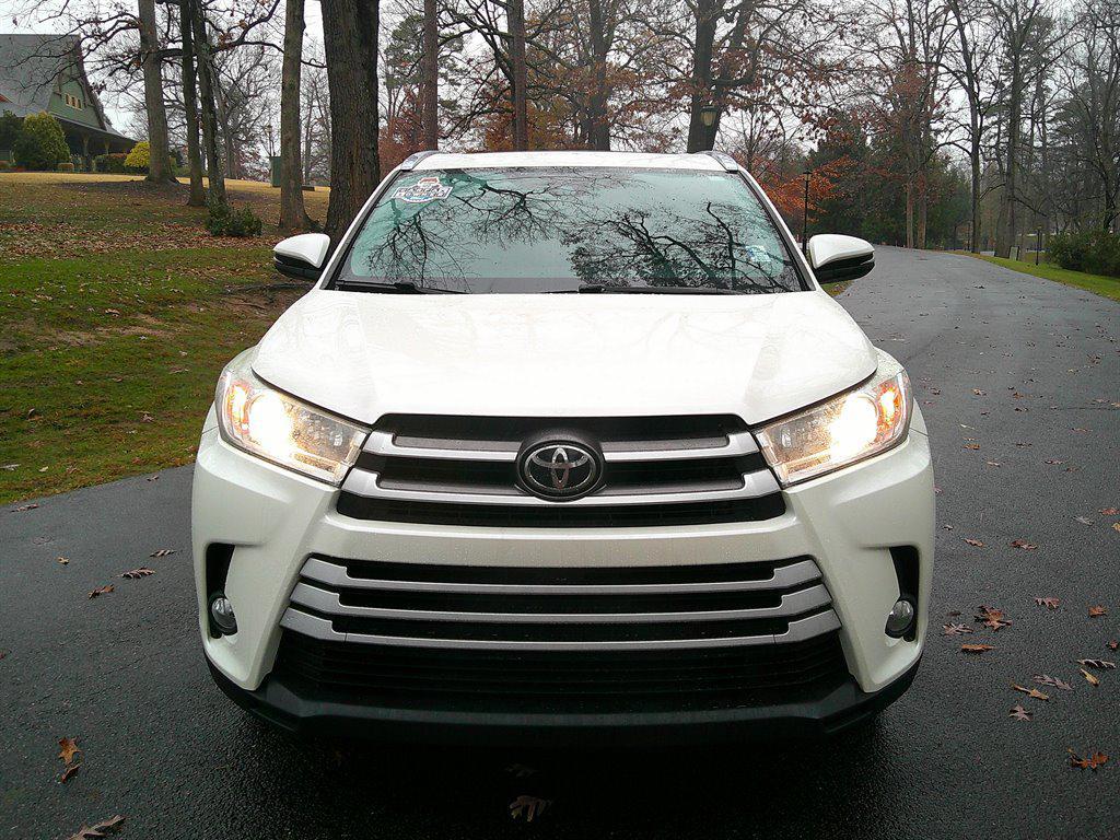 used 2019 Toyota Highlander car, priced at $24,995