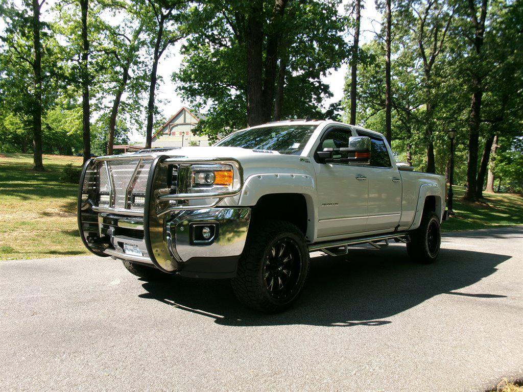 used 2018 GMC Sierra 2500 car, priced at $42,995