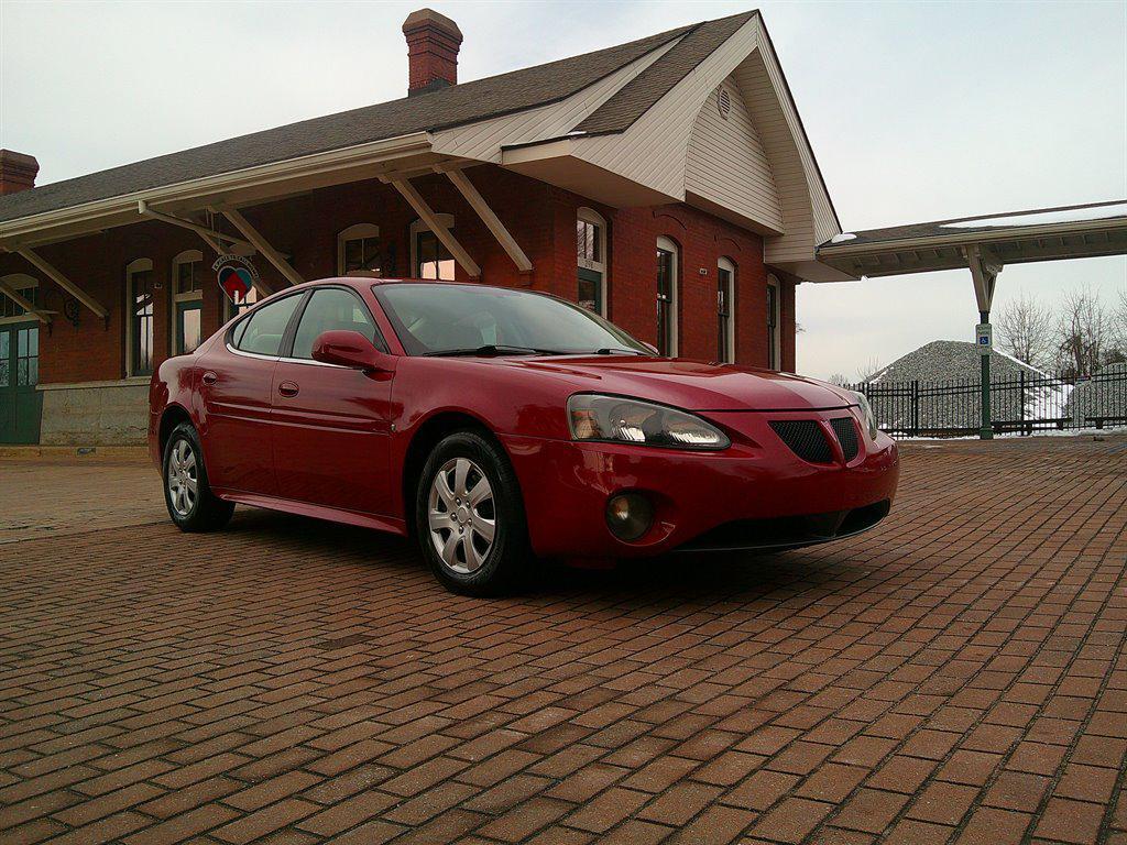 used 2007 Pontiac Grand Prix car, priced at $6,995