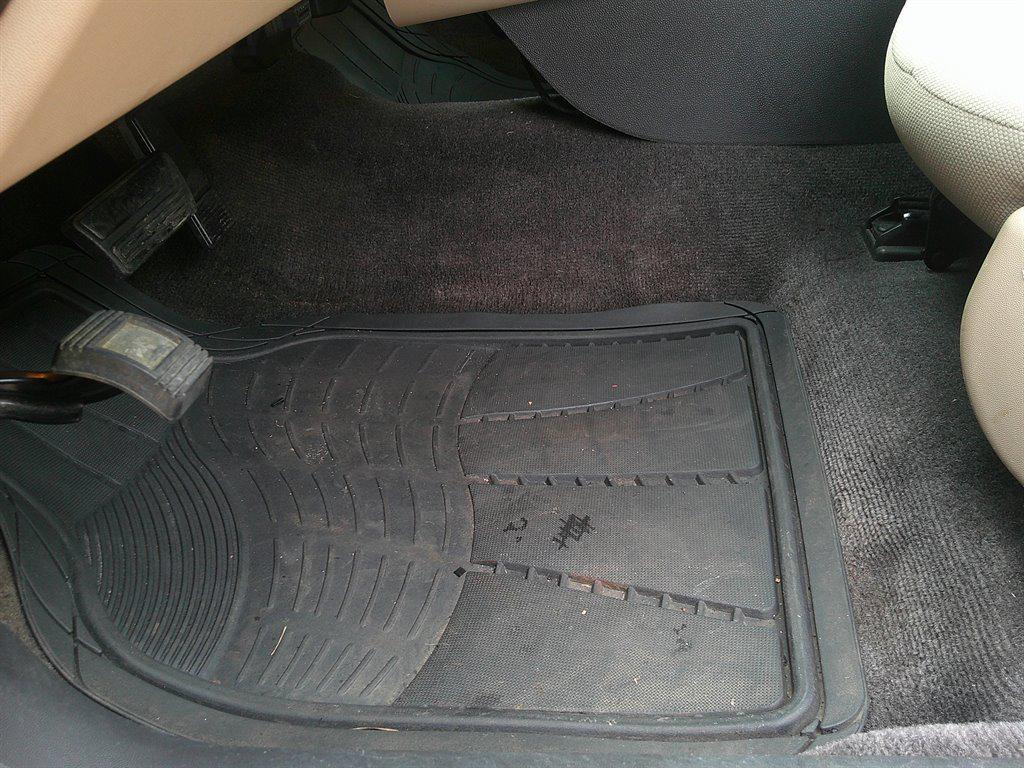 used 2007 Pontiac Grand Prix car, priced at $6,995