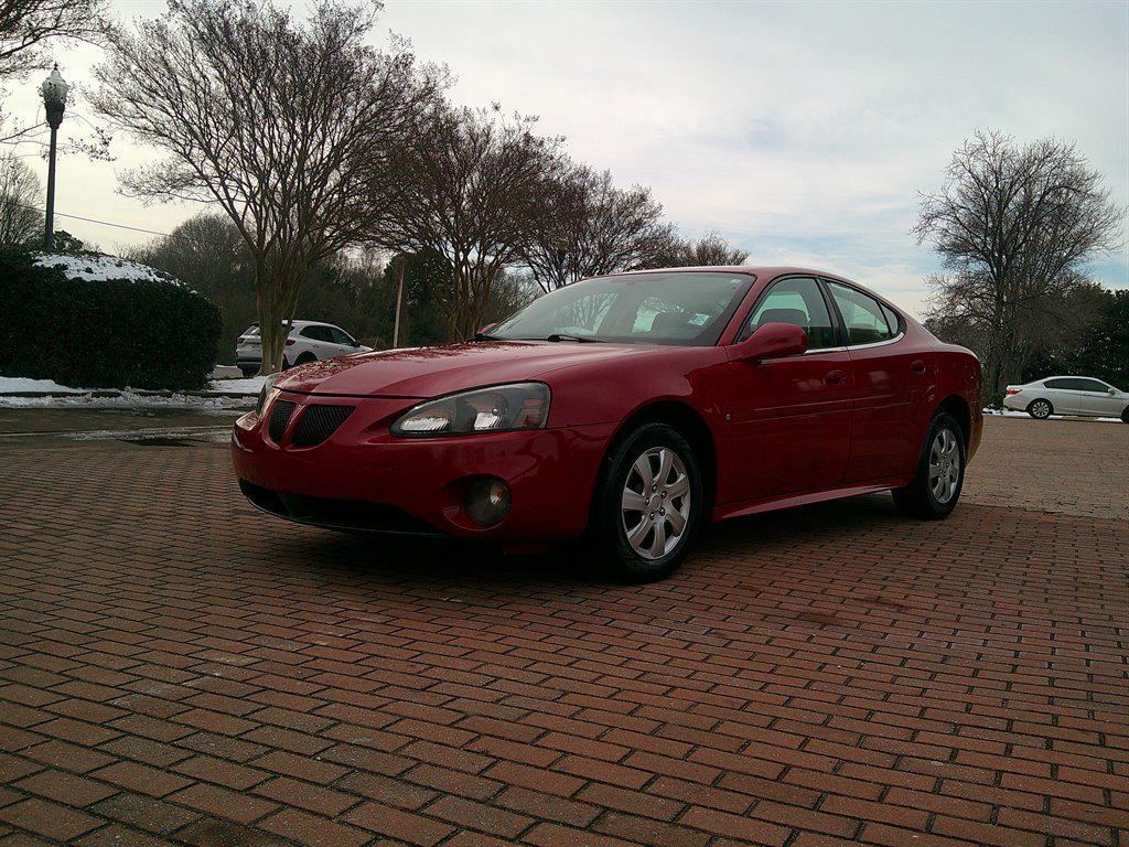 used 2007 Pontiac Grand Prix car, priced at $6,995