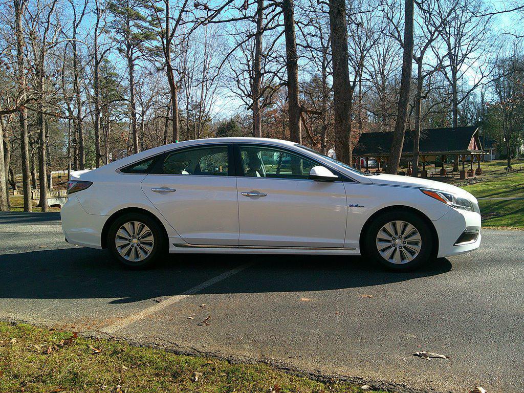 used 2016 Hyundai Sonata Hybrid car, priced at $12,995