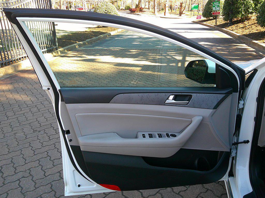 used 2016 Hyundai Sonata Hybrid car, priced at $12,995