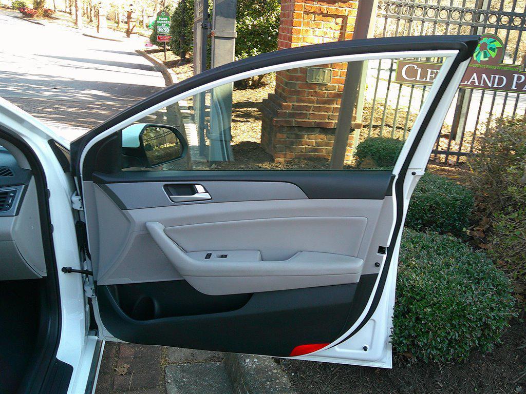 used 2016 Hyundai Sonata Hybrid car, priced at $12,995