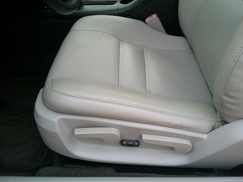 used 2007 Chevrolet Monte Carlo car, priced at $12,990