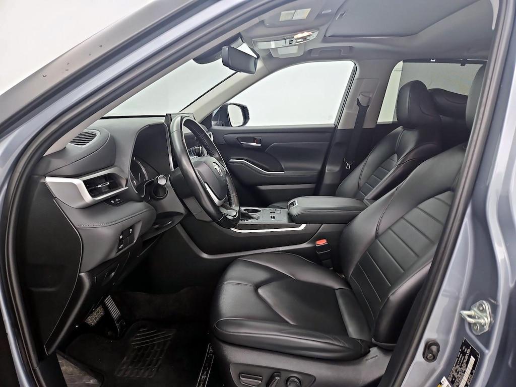 used 2023 Toyota Highlander car, priced at $33,998
