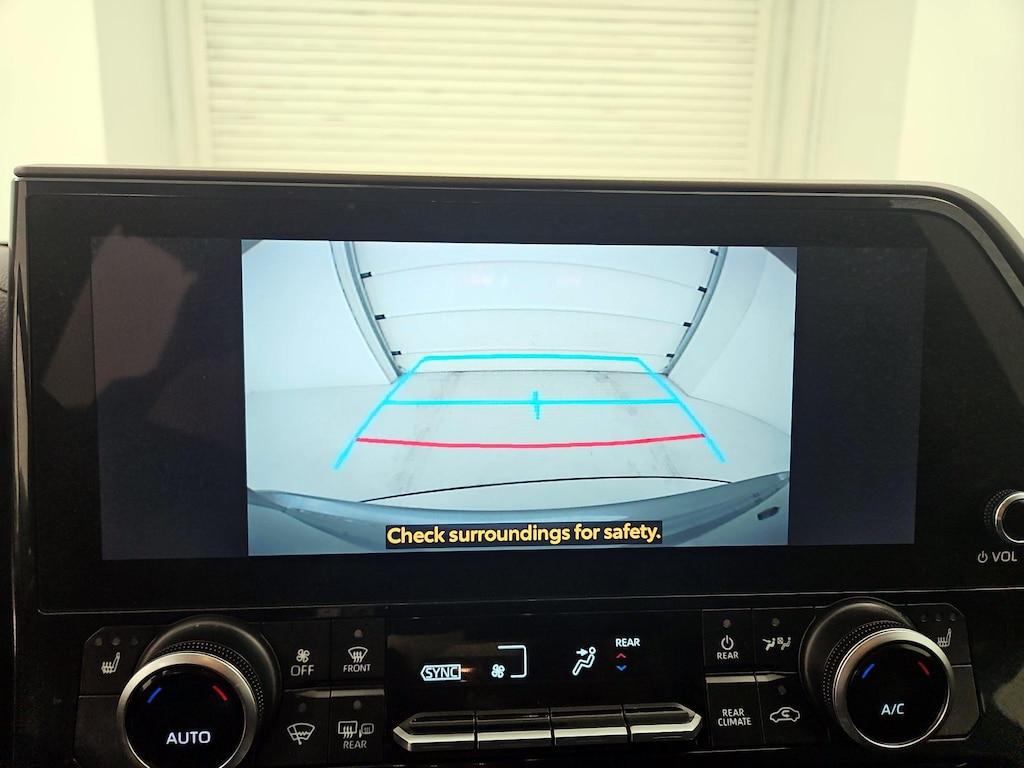 used 2023 Toyota Highlander car, priced at $33,998