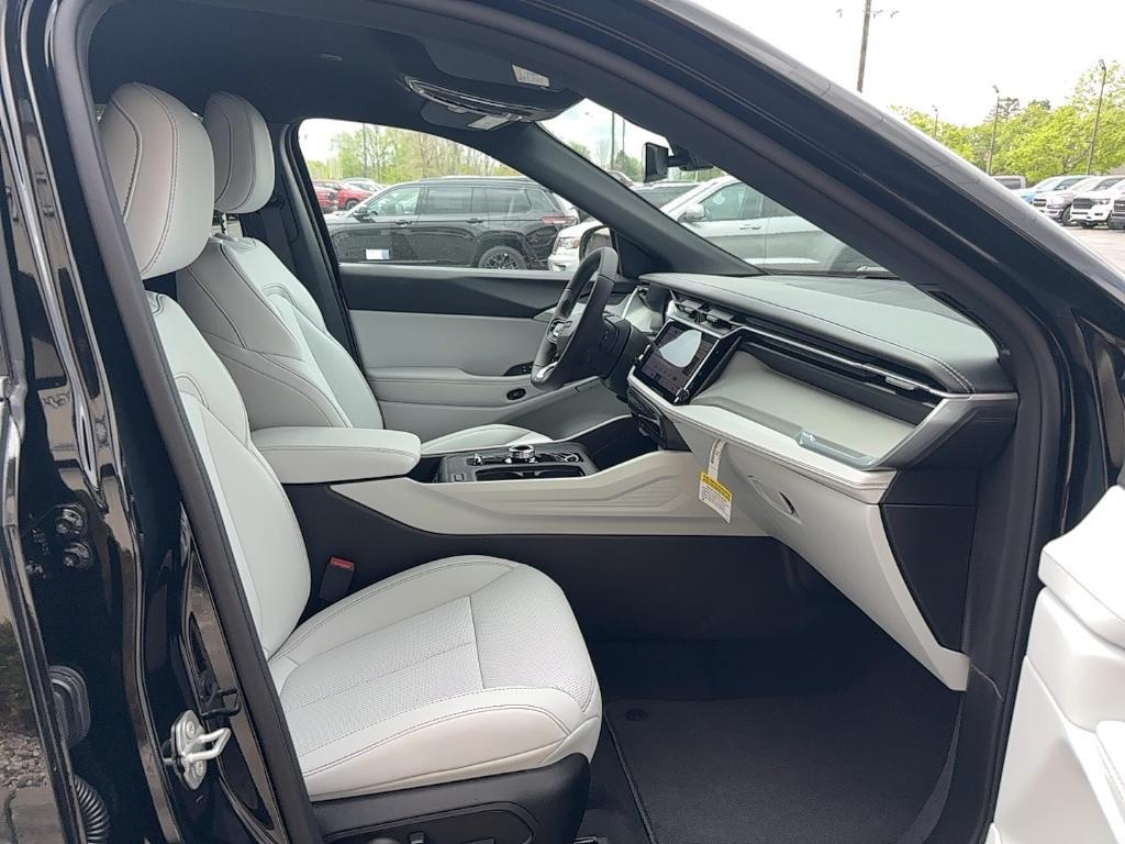new 2026 Jeep Cherokee car, priced at $36,807
