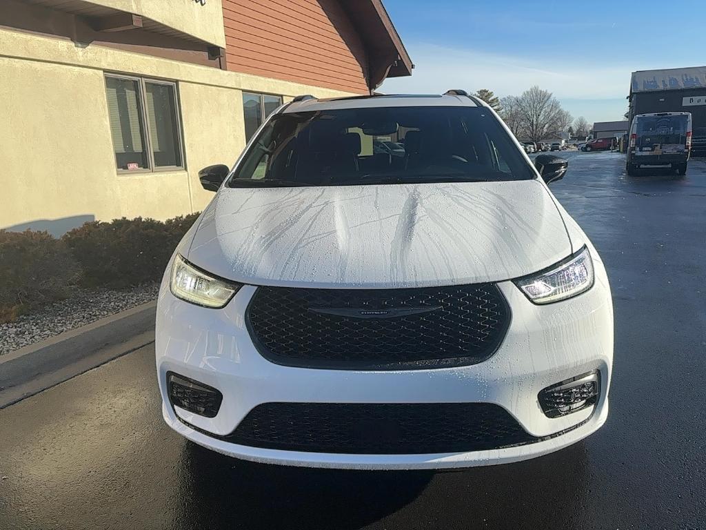 new 2026 Chrysler Pacifica car, priced at $51,245