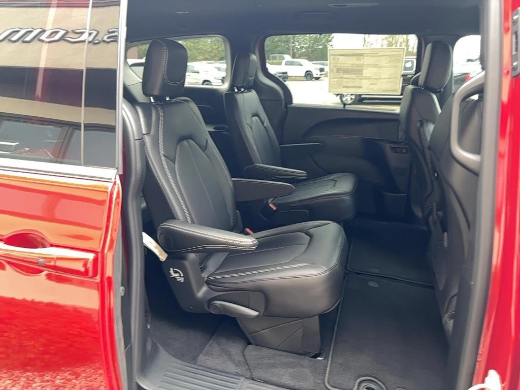 new 2026 Chrysler Pacifica car, priced at $42,211
