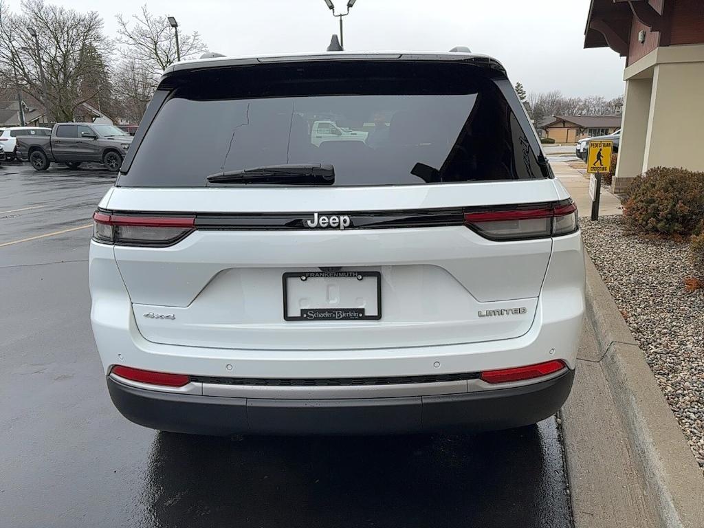new 2026 Jeep Grand Cherokee car, priced at $43,970