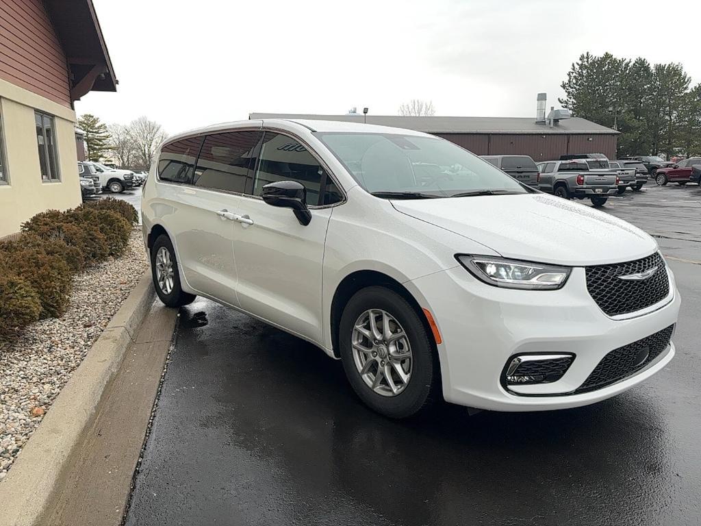 new 2026 Chrysler Pacifica car, priced at $39,014