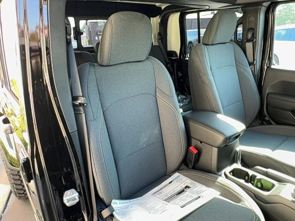 new 2025 Jeep Gladiator car, priced at $49,753