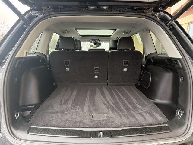 used 2022 Jeep Grand Cherokee car, priced at $28,589