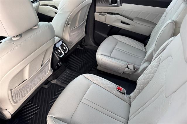 used 2025 Kia Sorento Plug-In Hybrid car, priced at $43,799