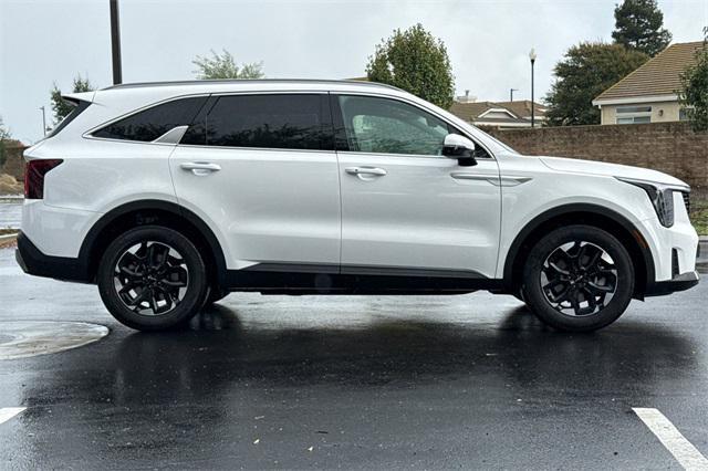 new 2026 Kia Sorento car, priced at $38,330