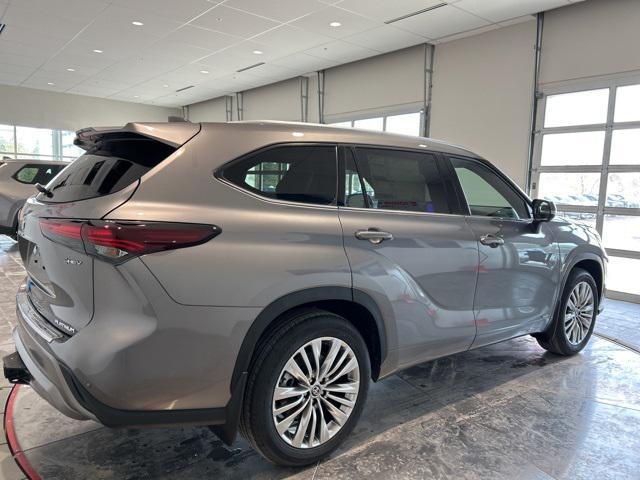 new 2026 Toyota Highlander Hybrid car, priced at $55,092