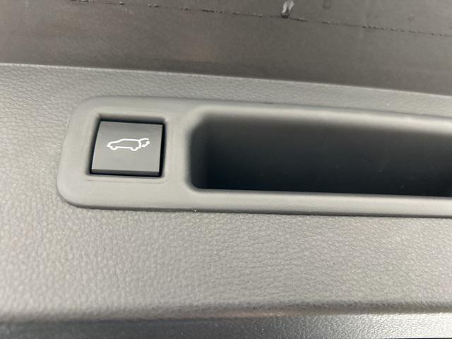 new 2026 Toyota Highlander Hybrid car, priced at $55,092