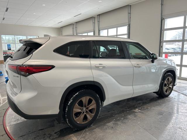 used 2023 Toyota Highlander Hybrid car, priced at $34,990