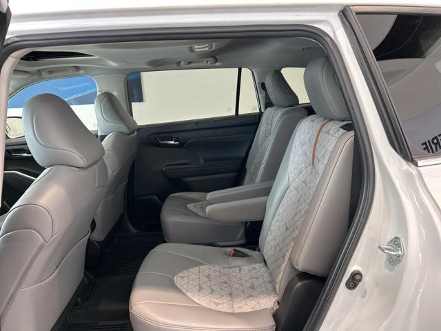 used 2023 Toyota Highlander Hybrid car, priced at $34,990